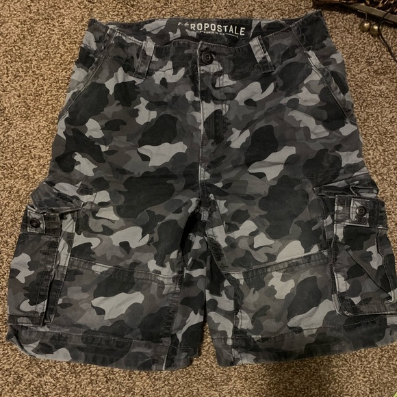 Aeropostale Mens size 31 black/gray camo cargo shorts. - Picture 1 of 3
